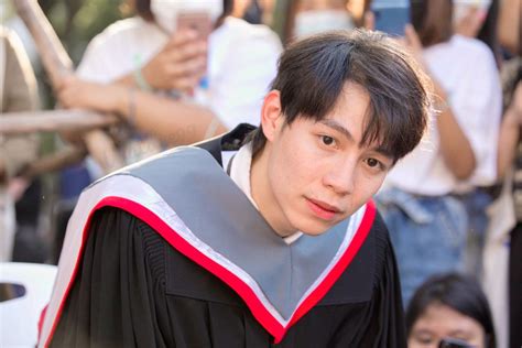 First Kanaphan Puitrakul (เฟิร์ส คณพันธ์ ปุ้ยตระกูล) .